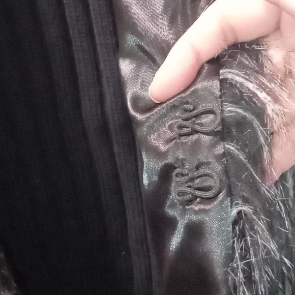 Adrianna Papell Faux Fur Vest (Plus sized) - Picture 7 of 17